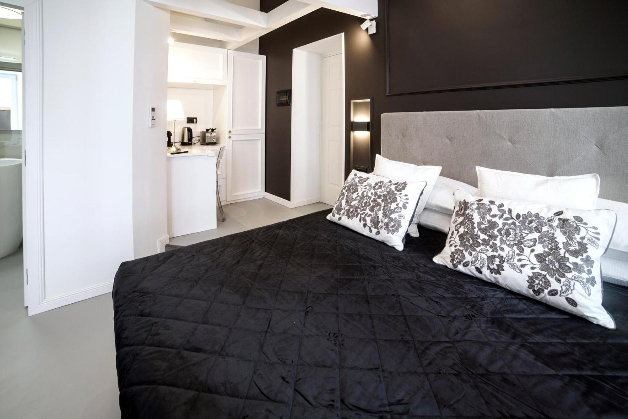 Corsovittorio87Suite Каляри Екстериор снимка